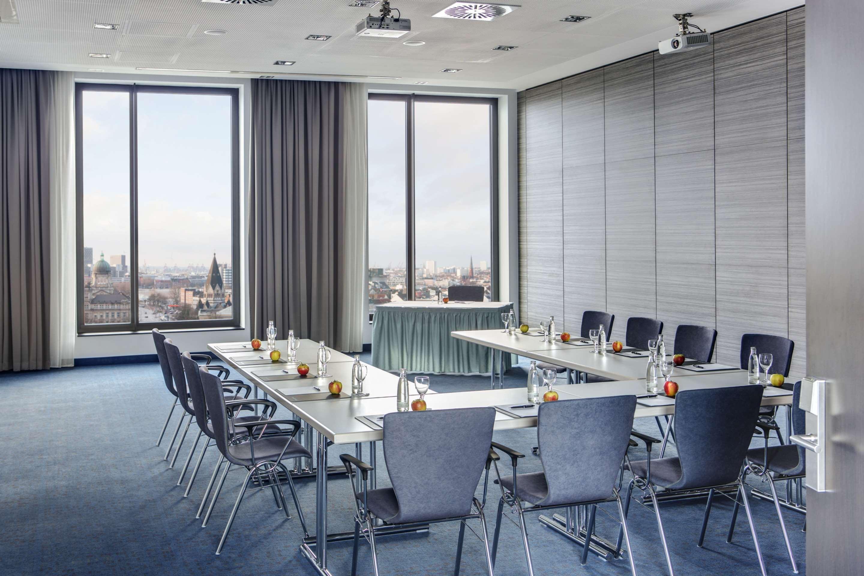 Intercityhotel Hamburg Dammtor-Messe Экстерьер фото